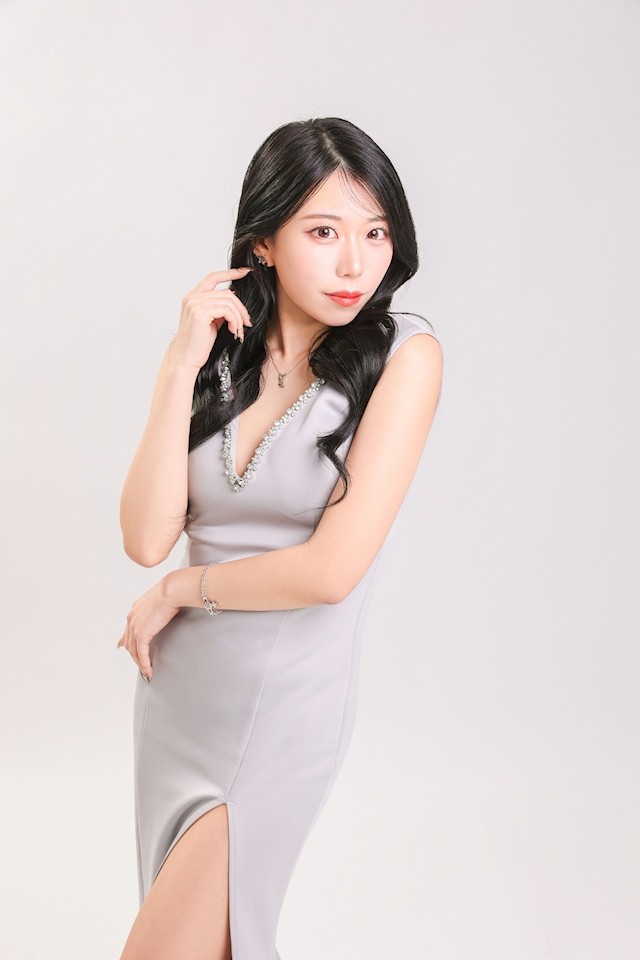 秋葉 雫プロフィール写真2